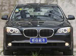 成都租車市場全解析 婚車、商務(wù)租車與汽車租賃公司指南